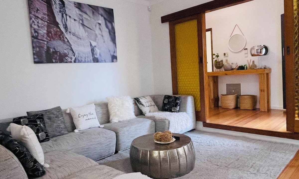 Sunshine West House | D134 Glengala Best West