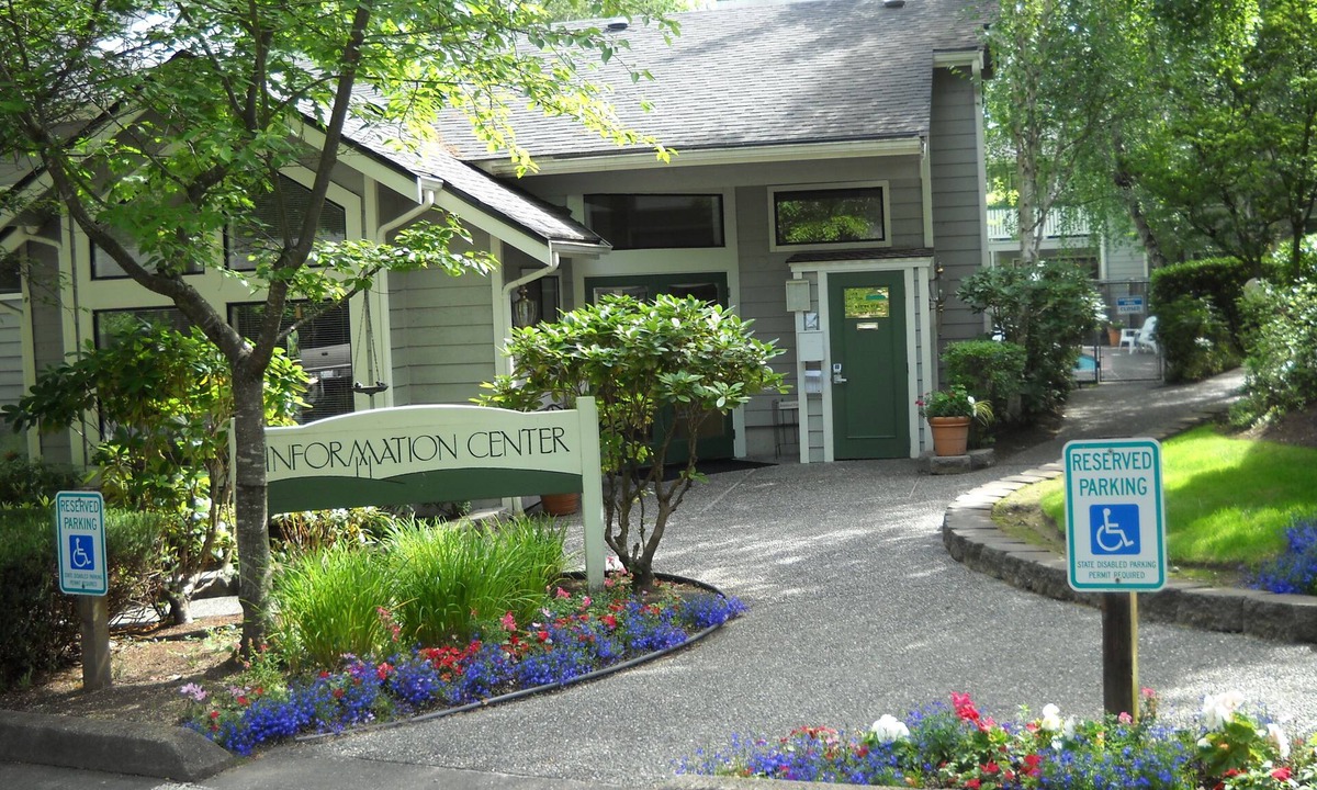 Overlake Apartment | D218 Executive Suite 1 bd 1 bth - 2nd Floor
