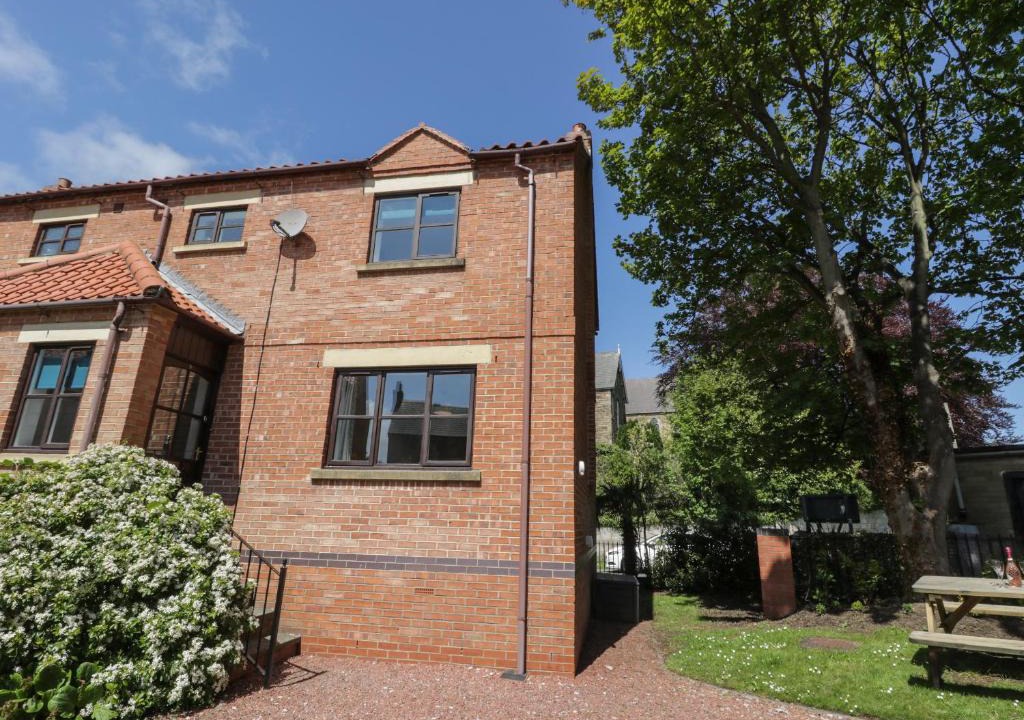 Ruswarp House | Dabbling Ducks