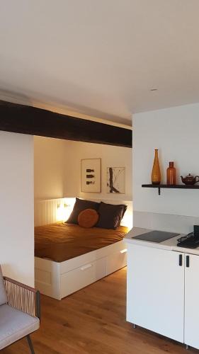 La Croix-Hellean Apartment | Dacoté Studio