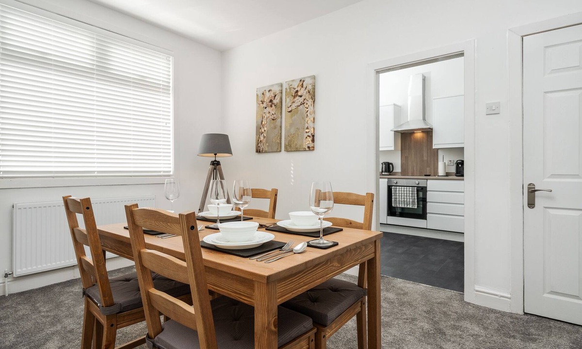 Everton House | DACY LODGE - Strictly NO Parties