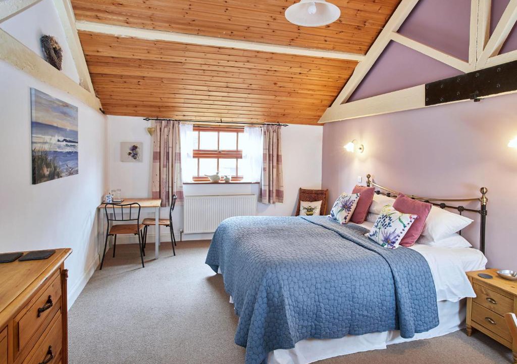 Hickling Bed & Breakfast | Dairy Barns