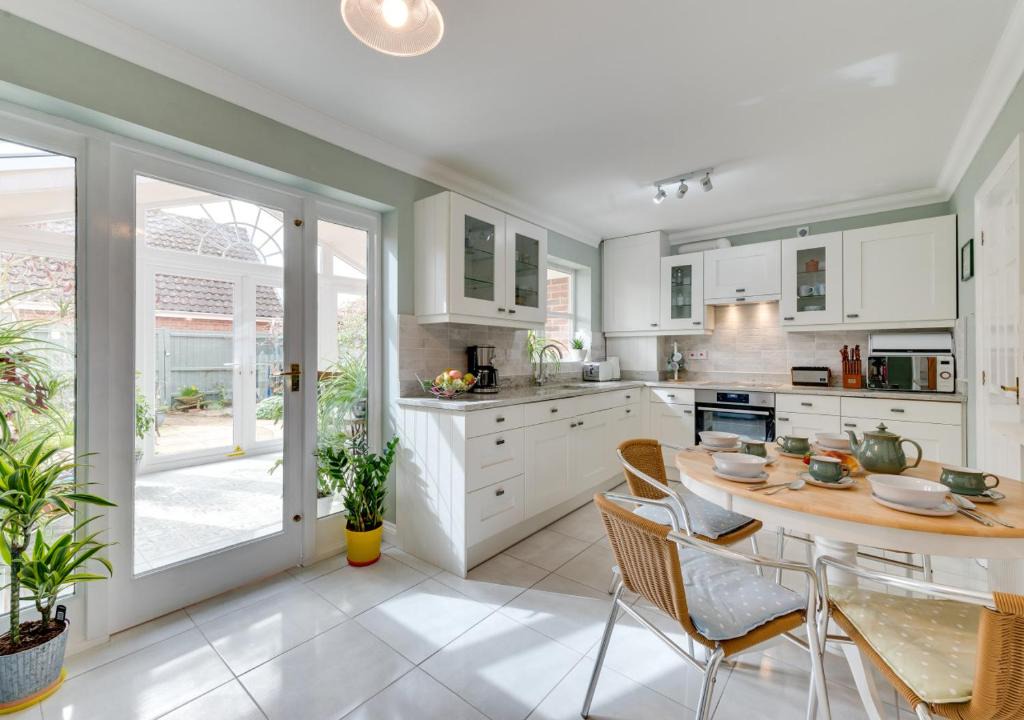 Halesworth House | Daisy Cottage