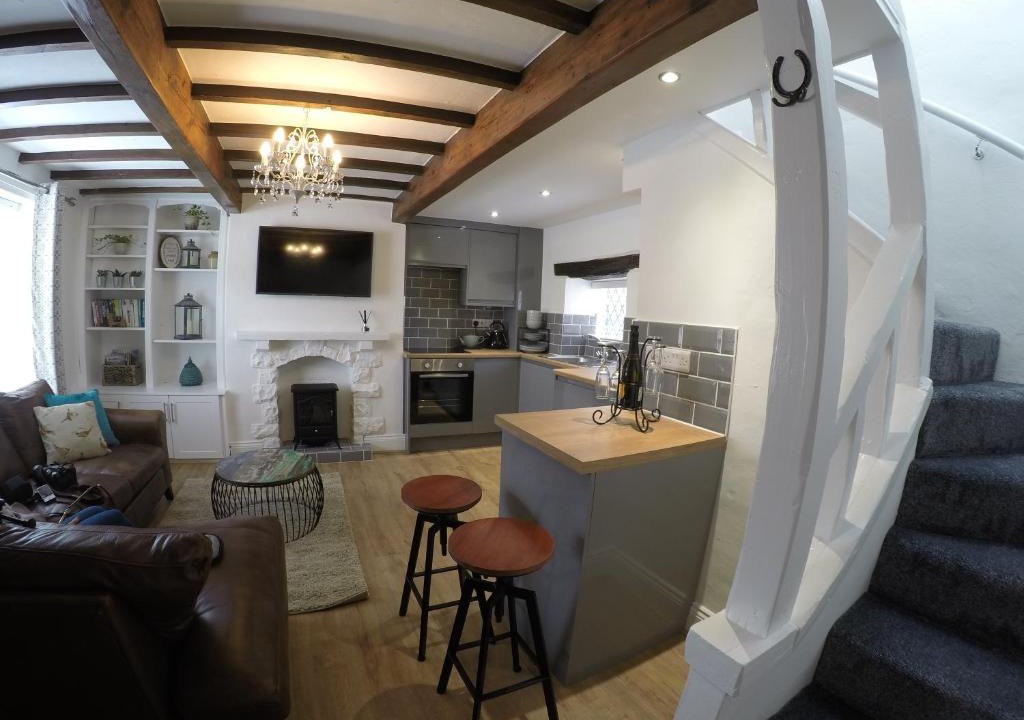 Wakefield House | Daisy Cottage