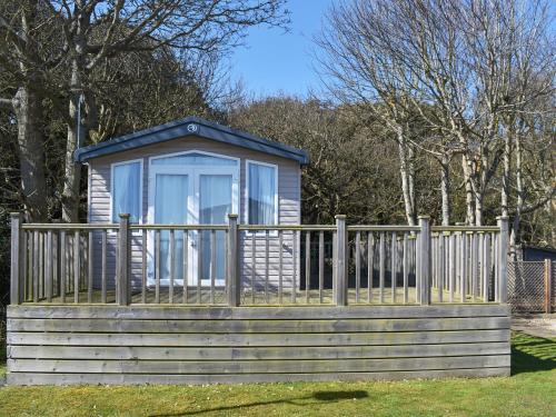 Corton House | Daisy