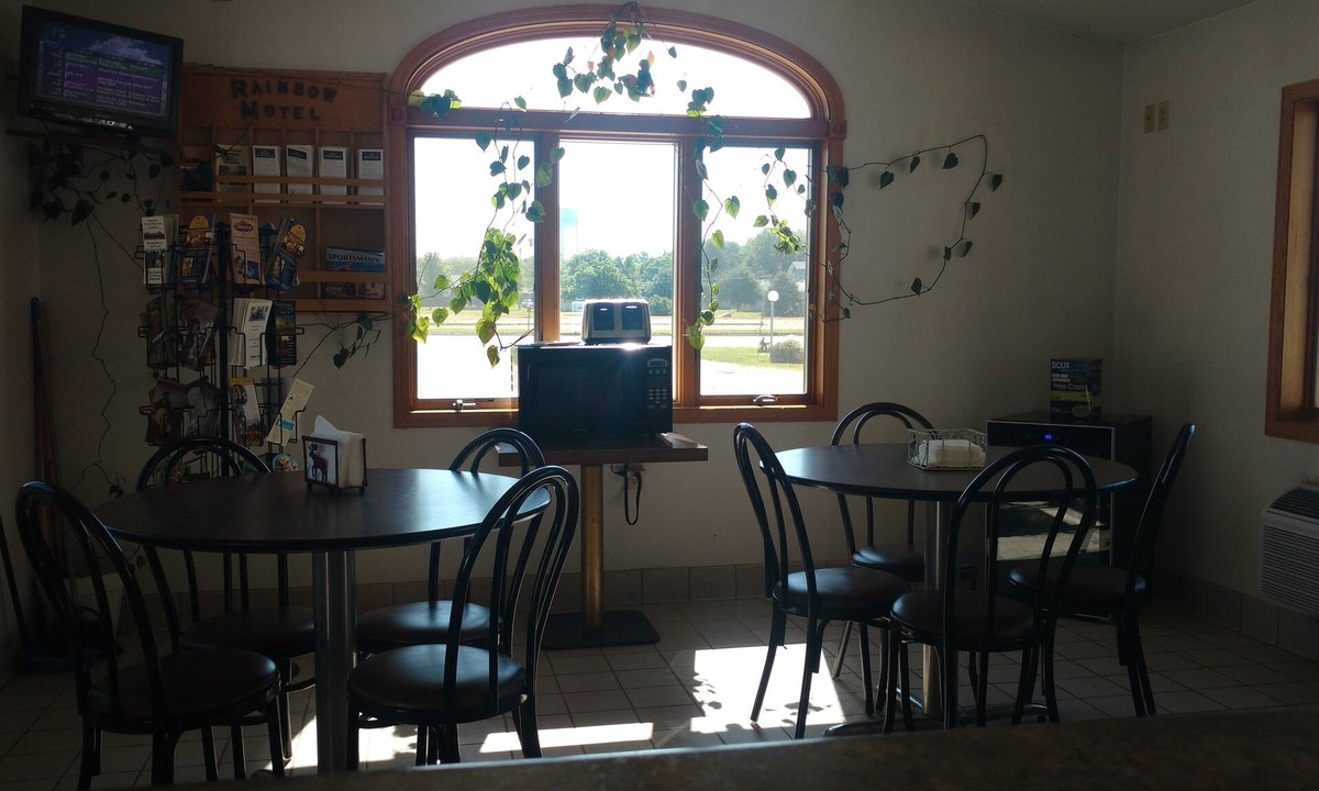 Parkston Hotel | Dakota HorizINN
