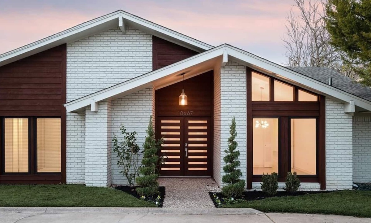 North Dallas House | Dallas Central LUX Boutique Pool House 4B3B