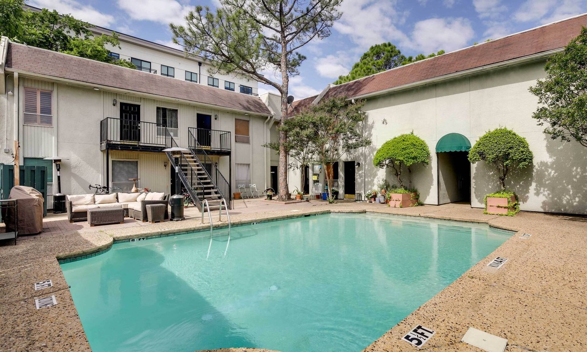 Knox - Henderson Condo | Dallas Condo w/Pool Access ~ 4 Mi to Downtown!