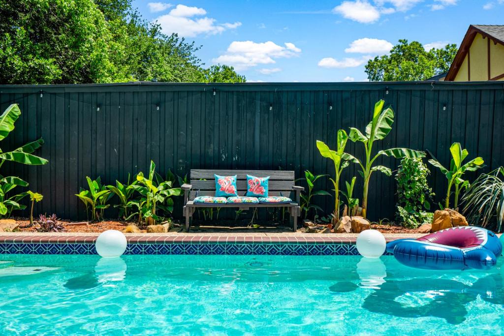 Dallas House | Dallas Oak Lawn Oasis w/Private Pool, Hot Tub