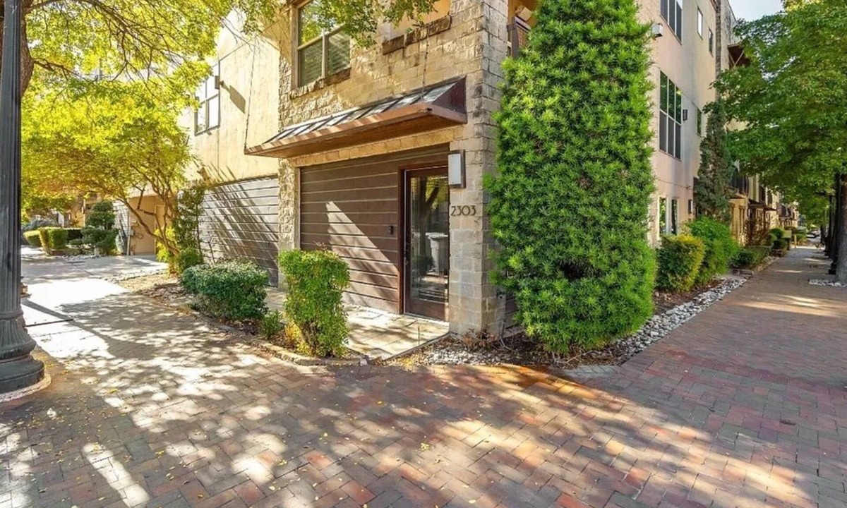 Uptown House | Dallas Townhouse with rooftop