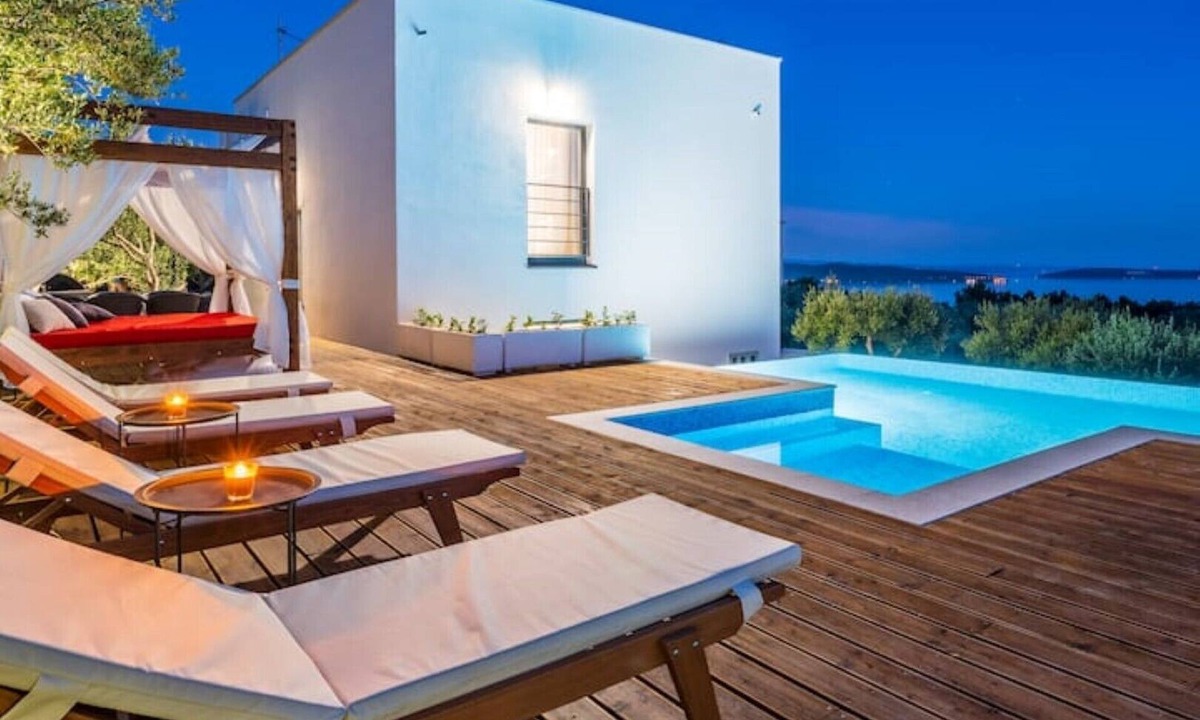 Kastel Luksic Villa | Dalmatian Oasis Luxury Villa