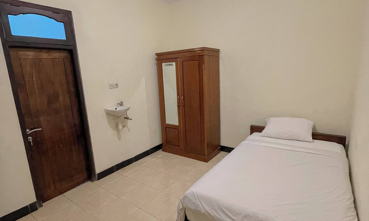 Labuan Bajo House | dAlvin: Room 4 - Cozy Corner | Near Airport