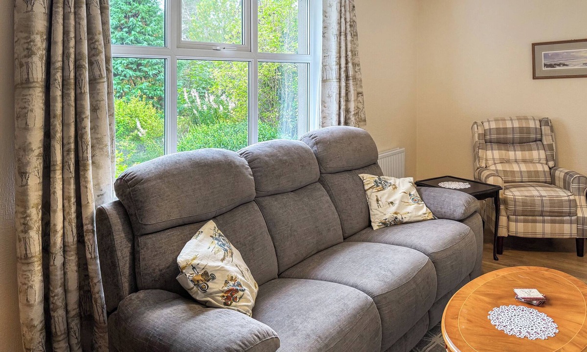 Alford Cottage | Damil Cottage - UK44789