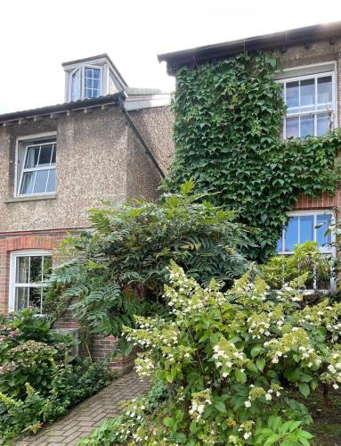 Forest Row House | Damson Cottage