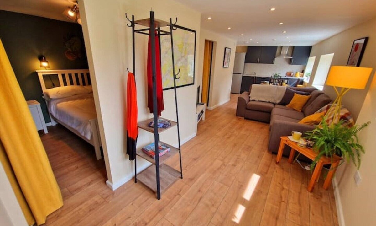 Glynneath Apartment | Dan Y Coed