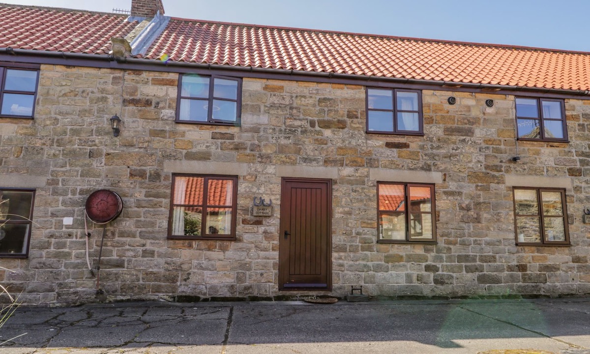 Ruswarp Cottage | DANBY COTTAGE, family friendly, character holiday cottage in Ruswarp