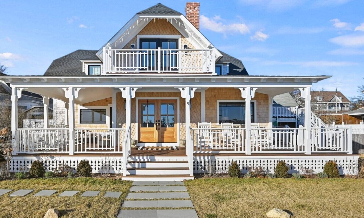Oak Bluffs House | Daniels House is your next vacation home in Oak Bluffs.