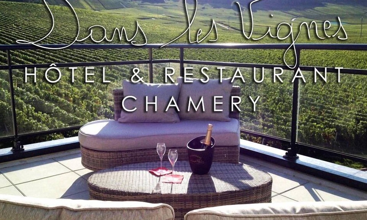 Chamery Hotel | Dans Les Vignes