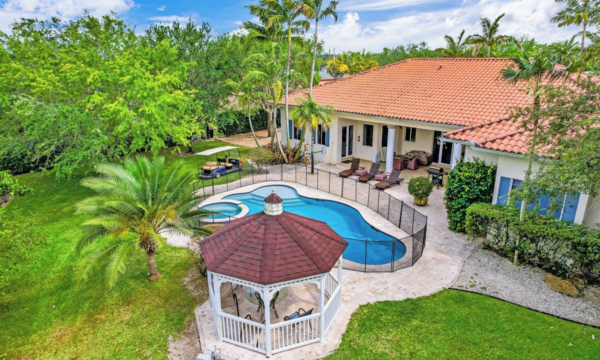 Ludlam House | Danselis Farm House