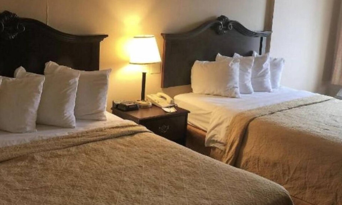 Danville Hotel | Danville Suite