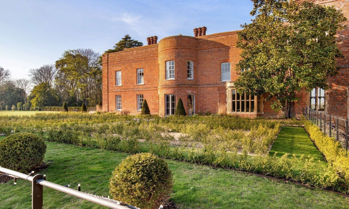 Saint Osyth Cottage | Darcy Hall - Luxury Cottages