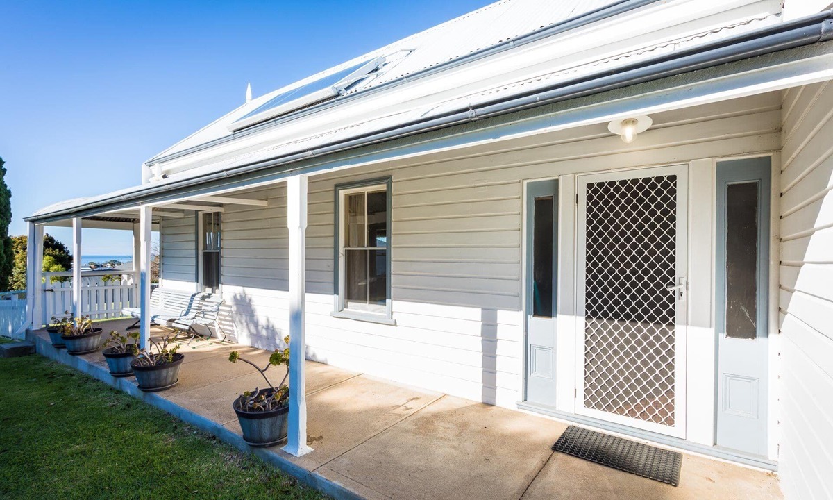 Eden Cottage | Darel - Fenced Yard and great boat parking