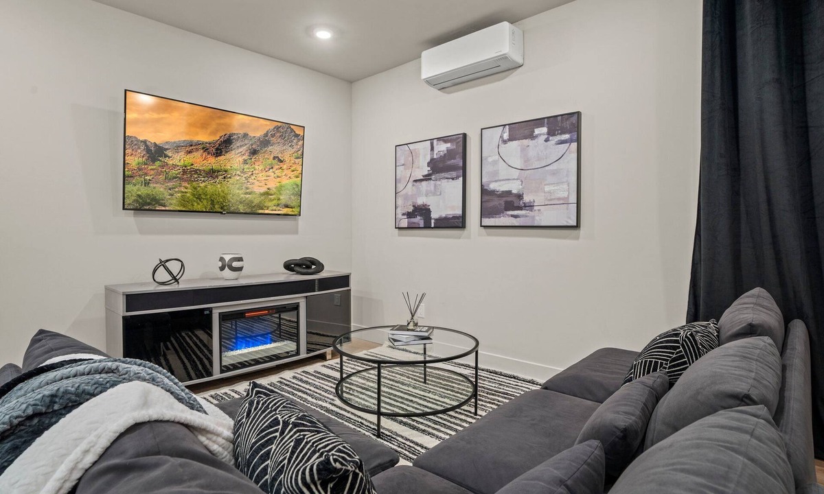 Mantua Apartment | Dark Midnight 2.0