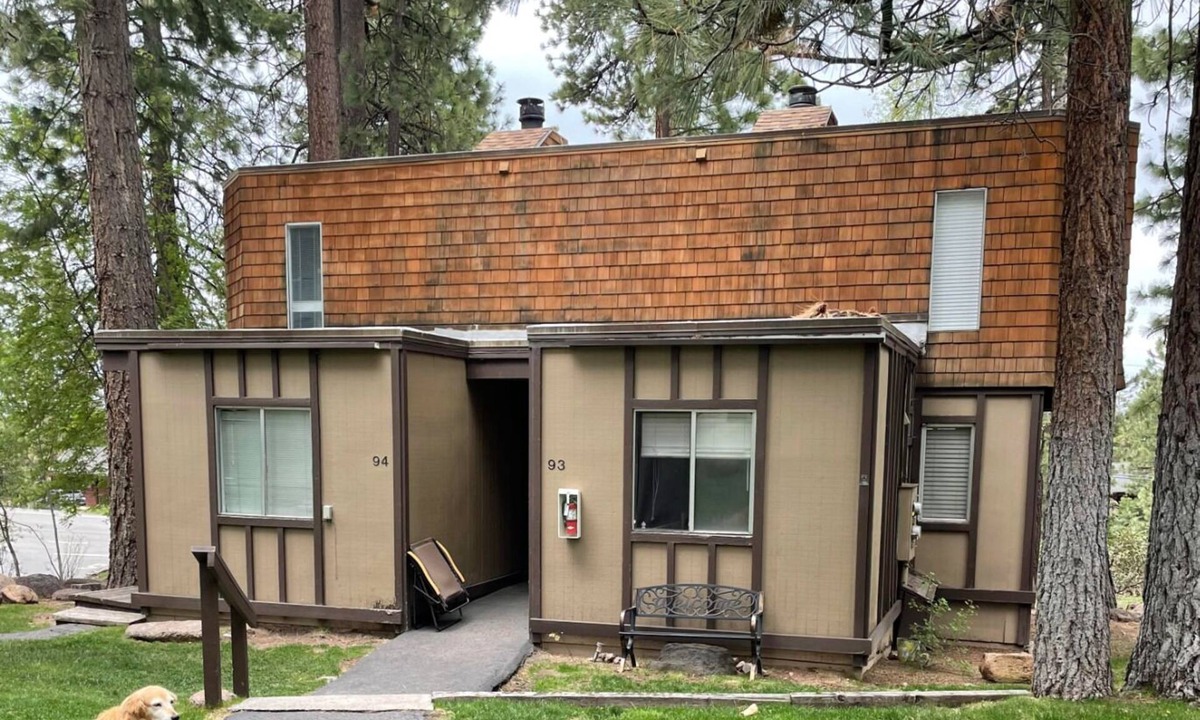 Lake Forest House | Darling Cabin at the Heart of Tahoe City. Pool. Jacuzzi. Wifi. Tennis.