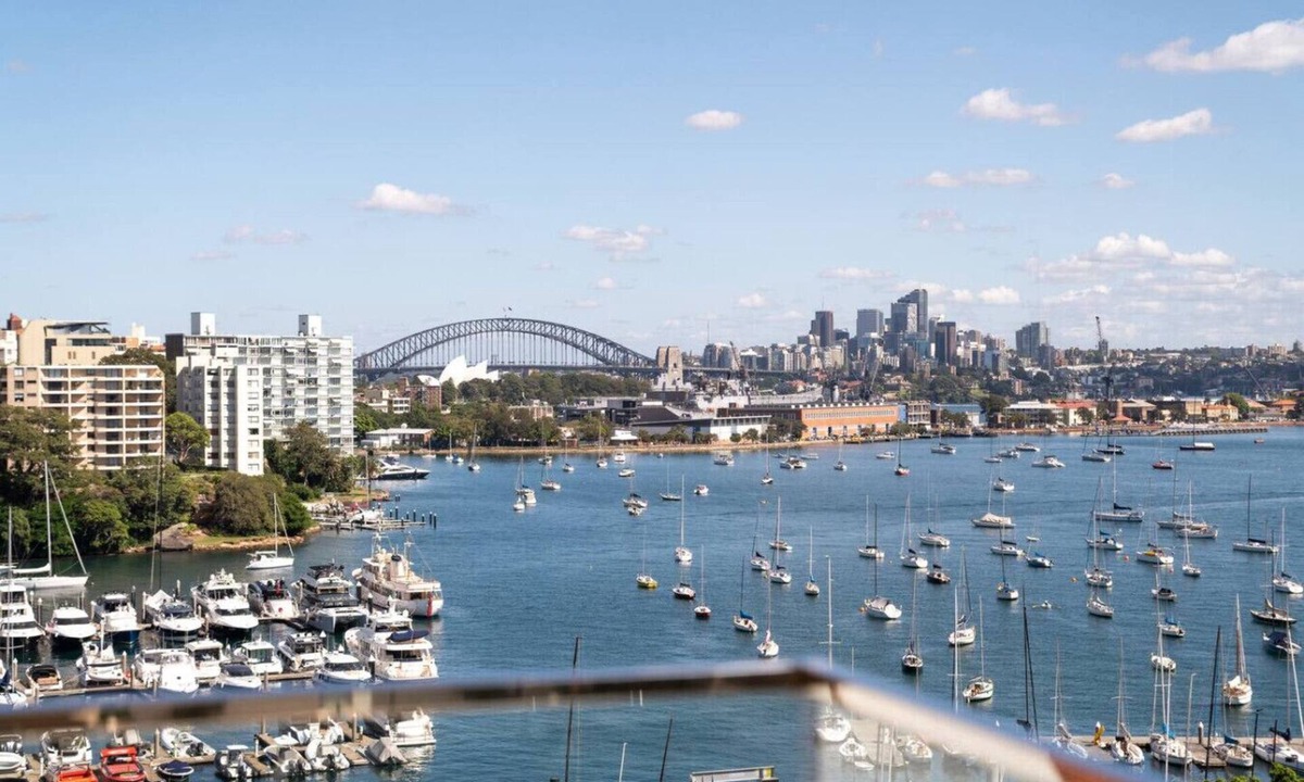 Darling Point Apartment | Darling Point Apartment with Harbour Bridge Views