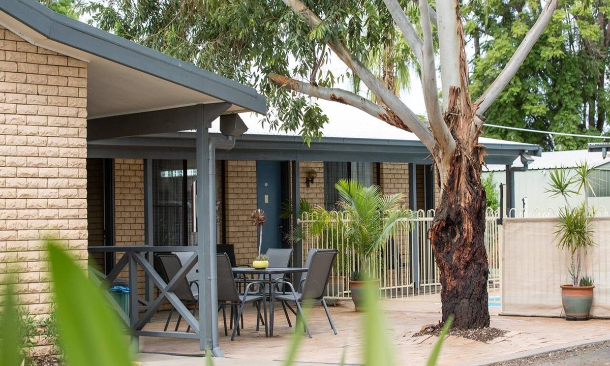 Bourke Hotel | Darling River Motel
