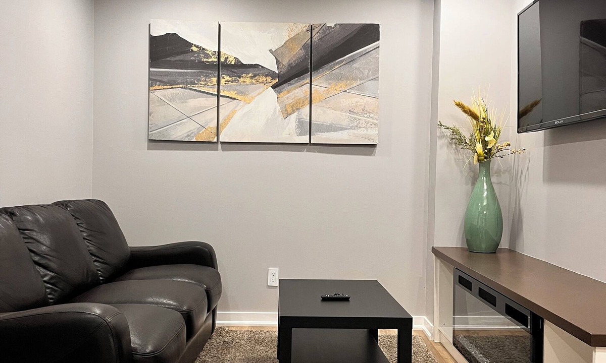 Bowmanville Apartment | Darlington’s basement suite!