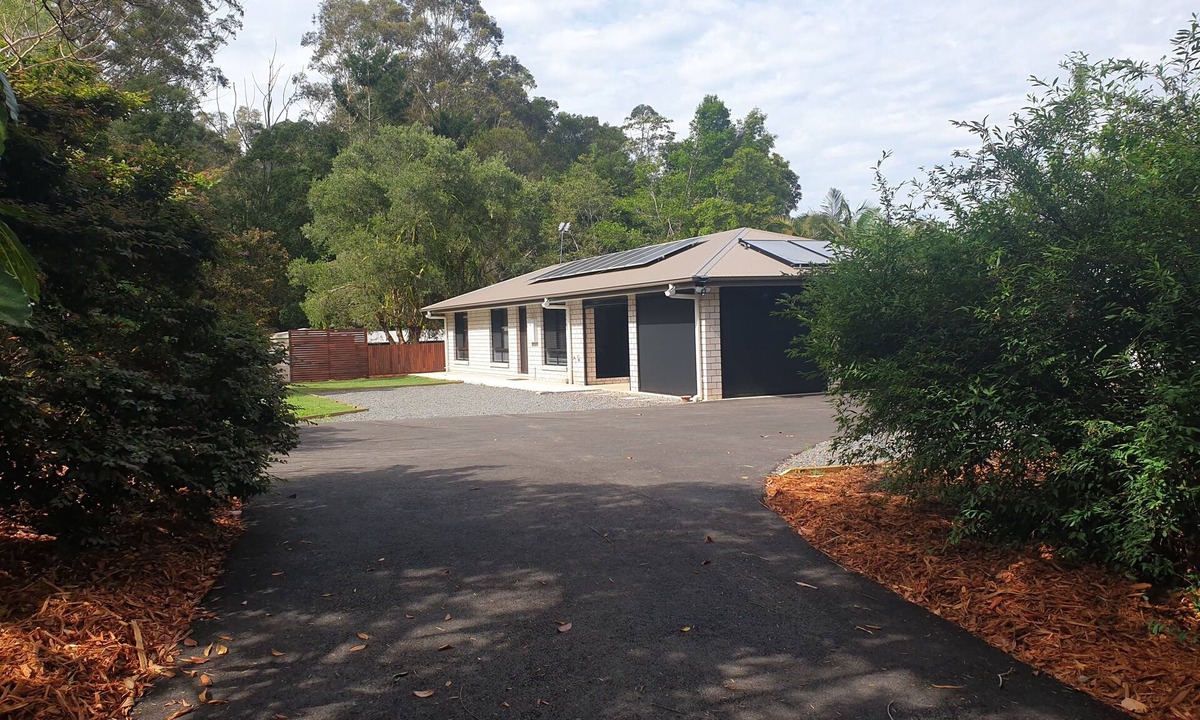 Peachester House | 'Daveron Bower' Sunshine Coast Hinterland Escape