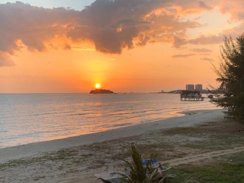 Taman Haji Zainal Apartment | David beachside apartment