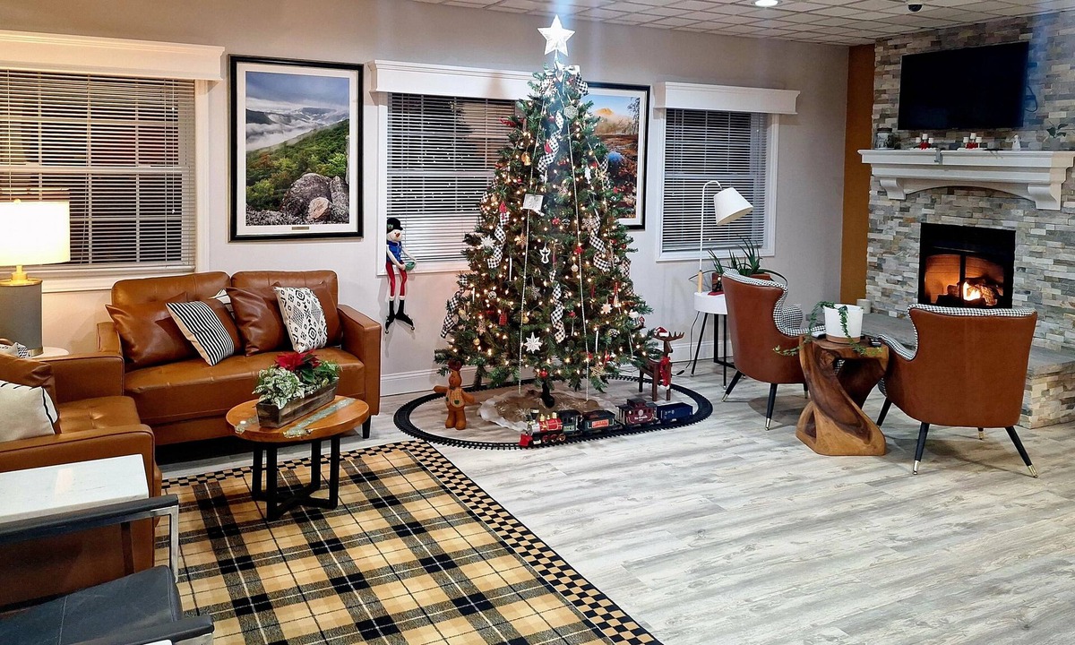 Elton Hotel | Dawson Inn