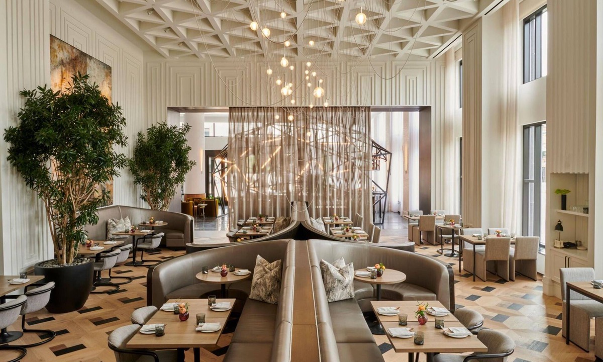 Birmingham Hotel | Daxton Hotel Birmingham, Curio Collection by Hilton