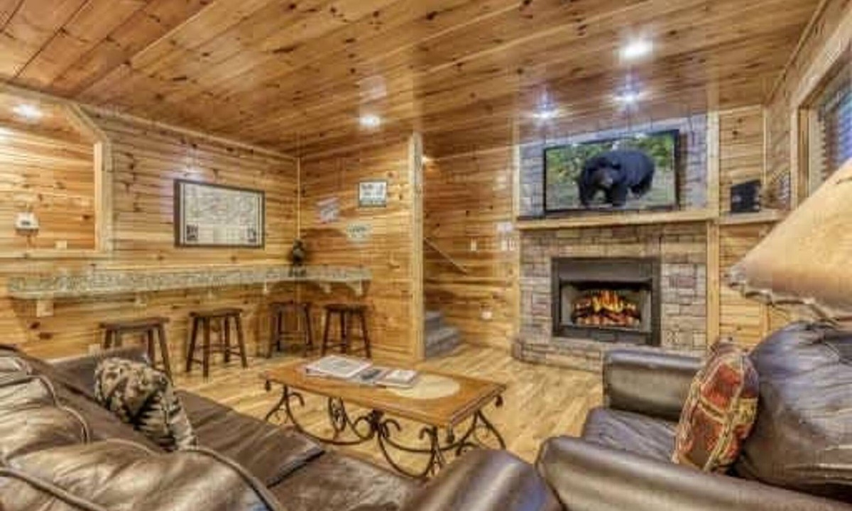 Hemlock Hills Apartment | Day Dreamer Cabin With Views by Beyond Expectations