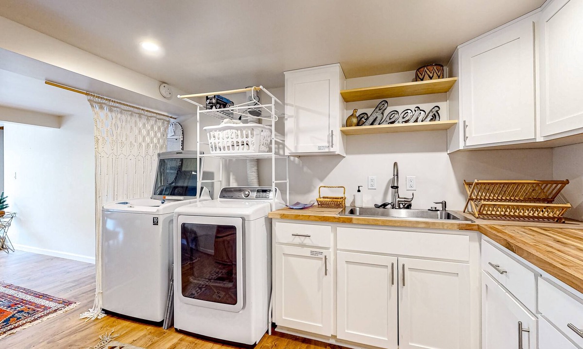 Markham Apartment | Daylight basement with garden views - near Multnomah Village