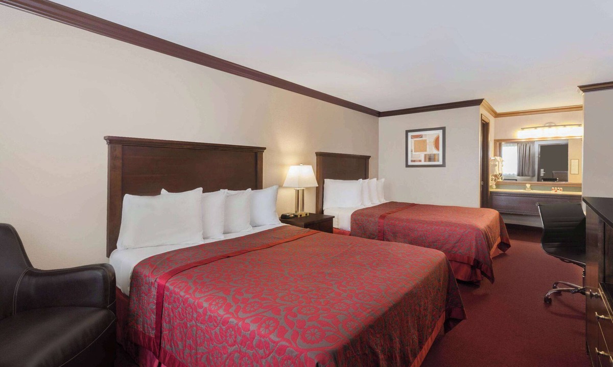 Auburn Hotel | Days Inn by Wyndham Auburn