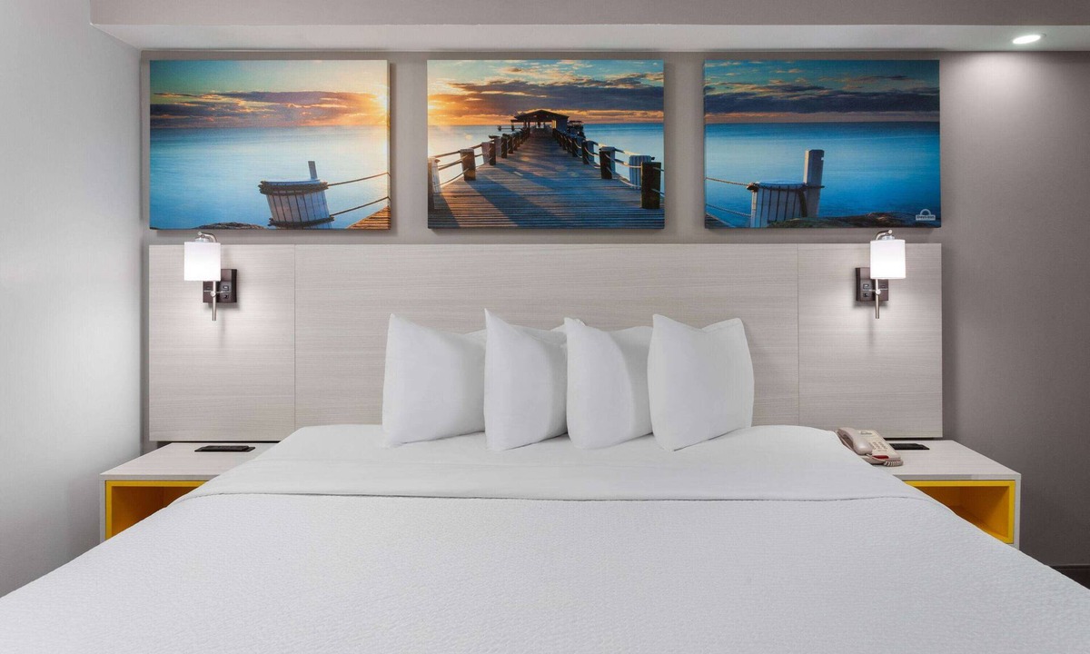 Woodlawn Hotel | Days Inn by Wyndham Baltimore Northwest