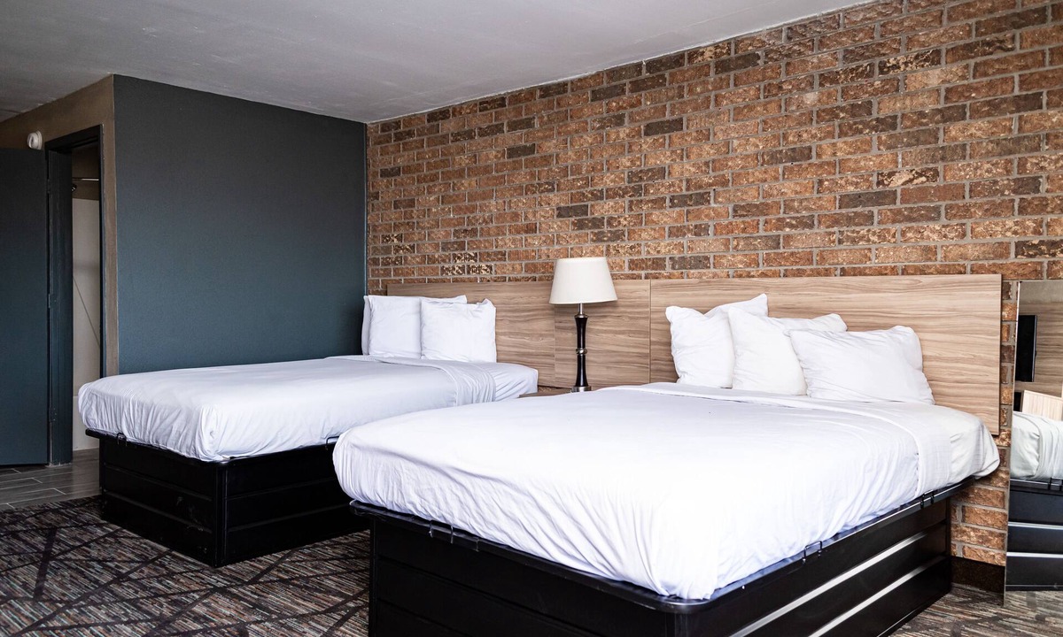 Salado Hotel | Days Inn by Wyndham Batesville AR