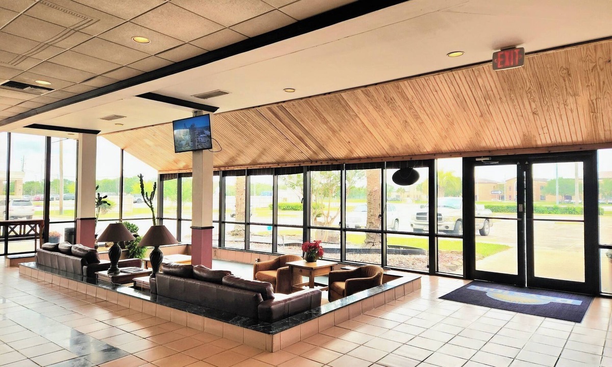 Bay City Hotel | Days Inn by Wyndham Bay City