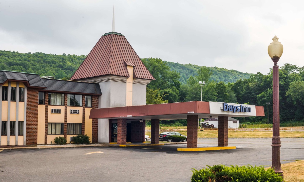 Berlin Hotel | Days Inn by Wyndham Berlin Meriden