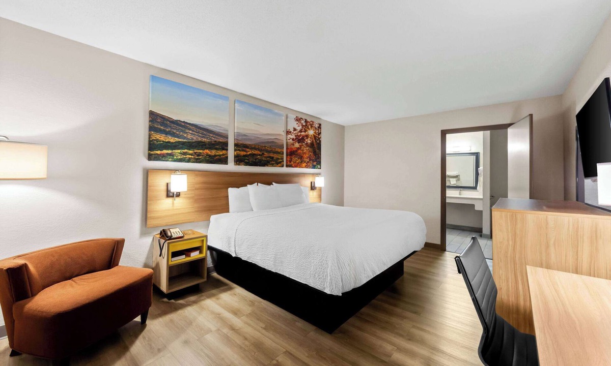 Brownsville Hotel | Days Inn by Wyndham Brownsville