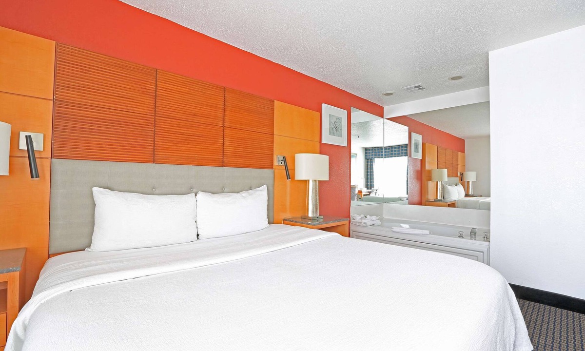 Calumet Park Hotel | Days Inn by Wyndham Calumet Park