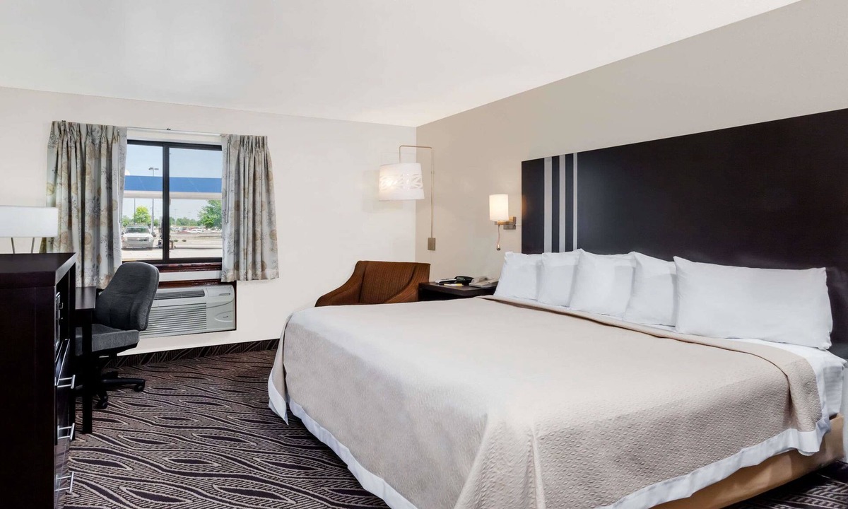 Dyersburg Hotel | Days Inn by Wyndham Dyersburg
