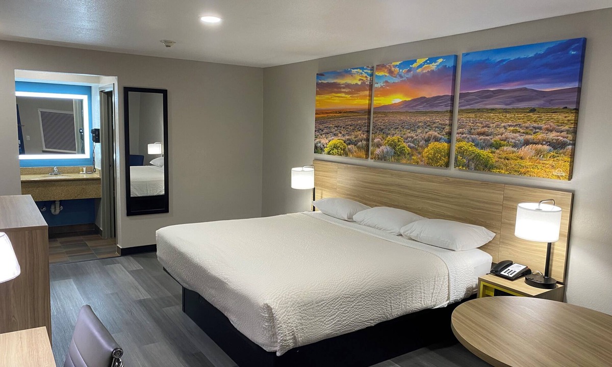 El Paso Hotel | Days Inn by Wyndham El Paso West