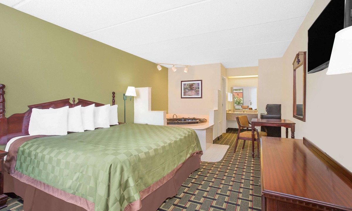 Eufaula Hotel | Days Inn by Wyndham Eufaula AL