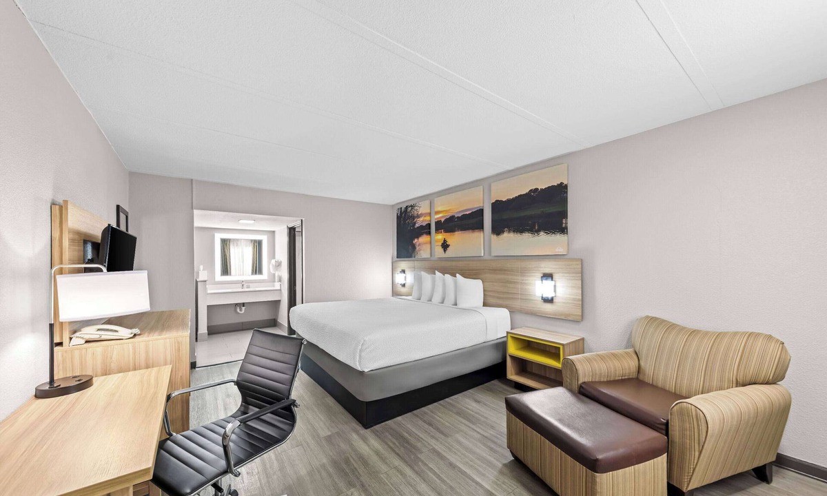 Gainesville Hotel | Days Inn by Wyndham Gainesville