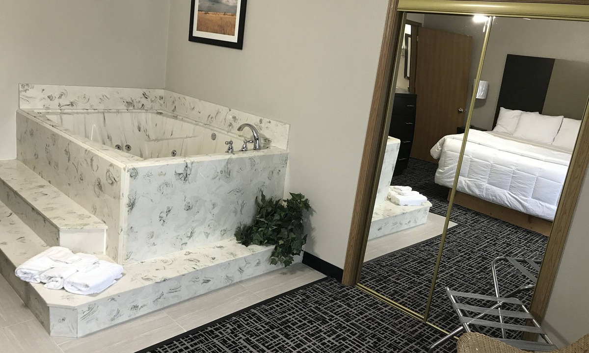 Grove Hotel | Days Inn by Wyndham Grove