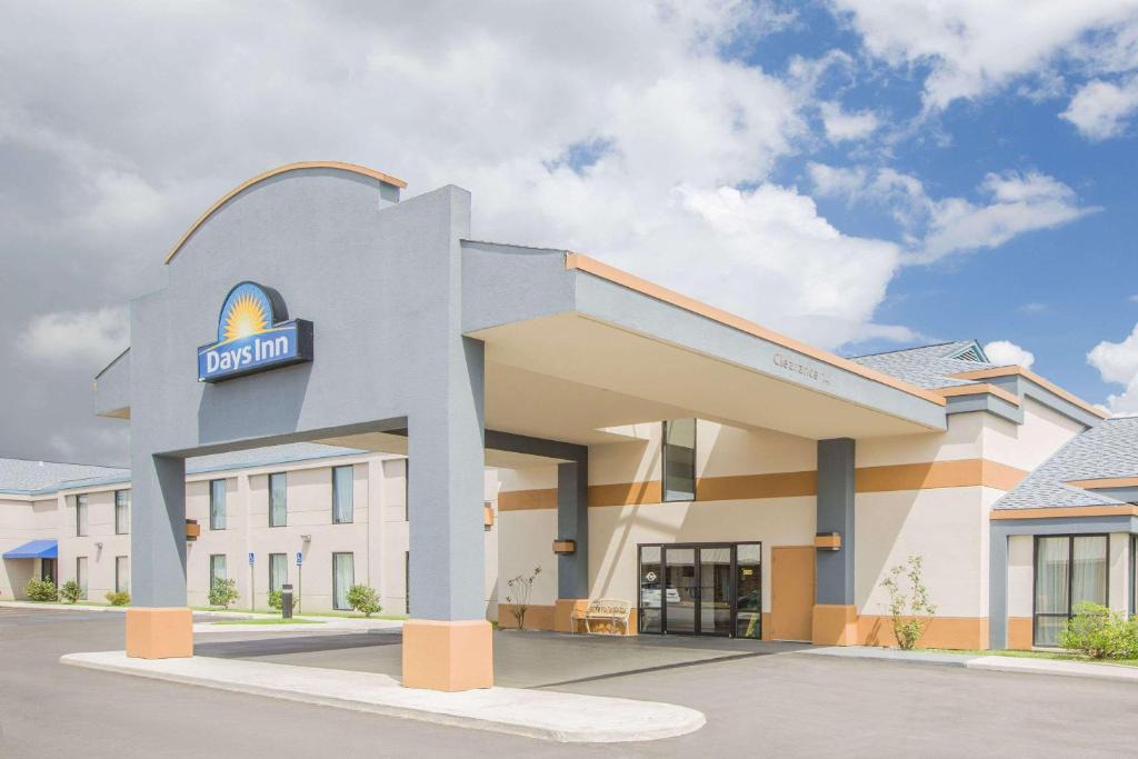 Hattiesburg Hotel | Days Inn by Wyndham Hattiesburg MS